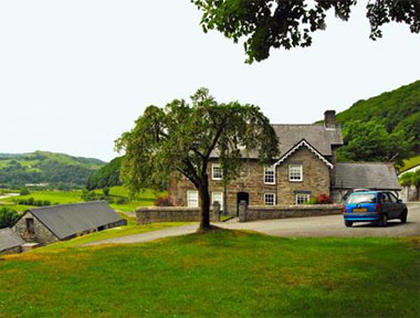 Dolgelynen Farmhouse B&B